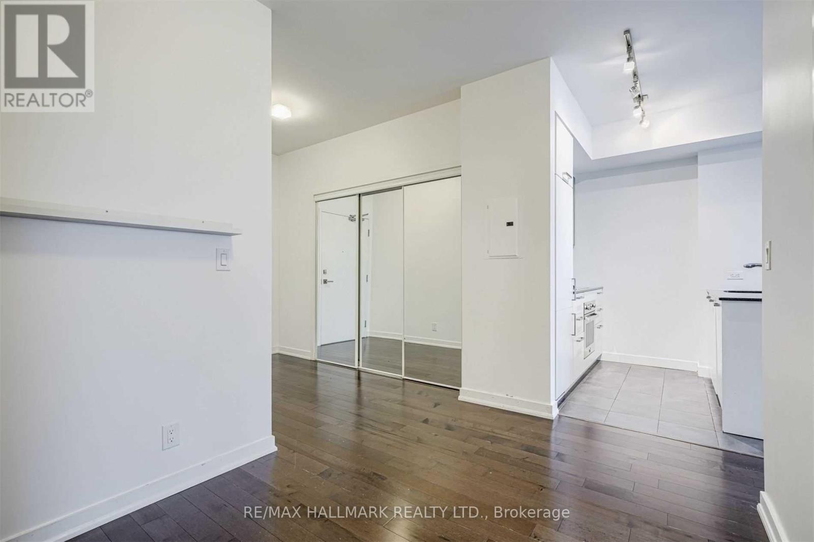 2303 - 12 YORK STREET, Toronto (Waterfront Communities), Ontario, M5J0A9 — Photo 10