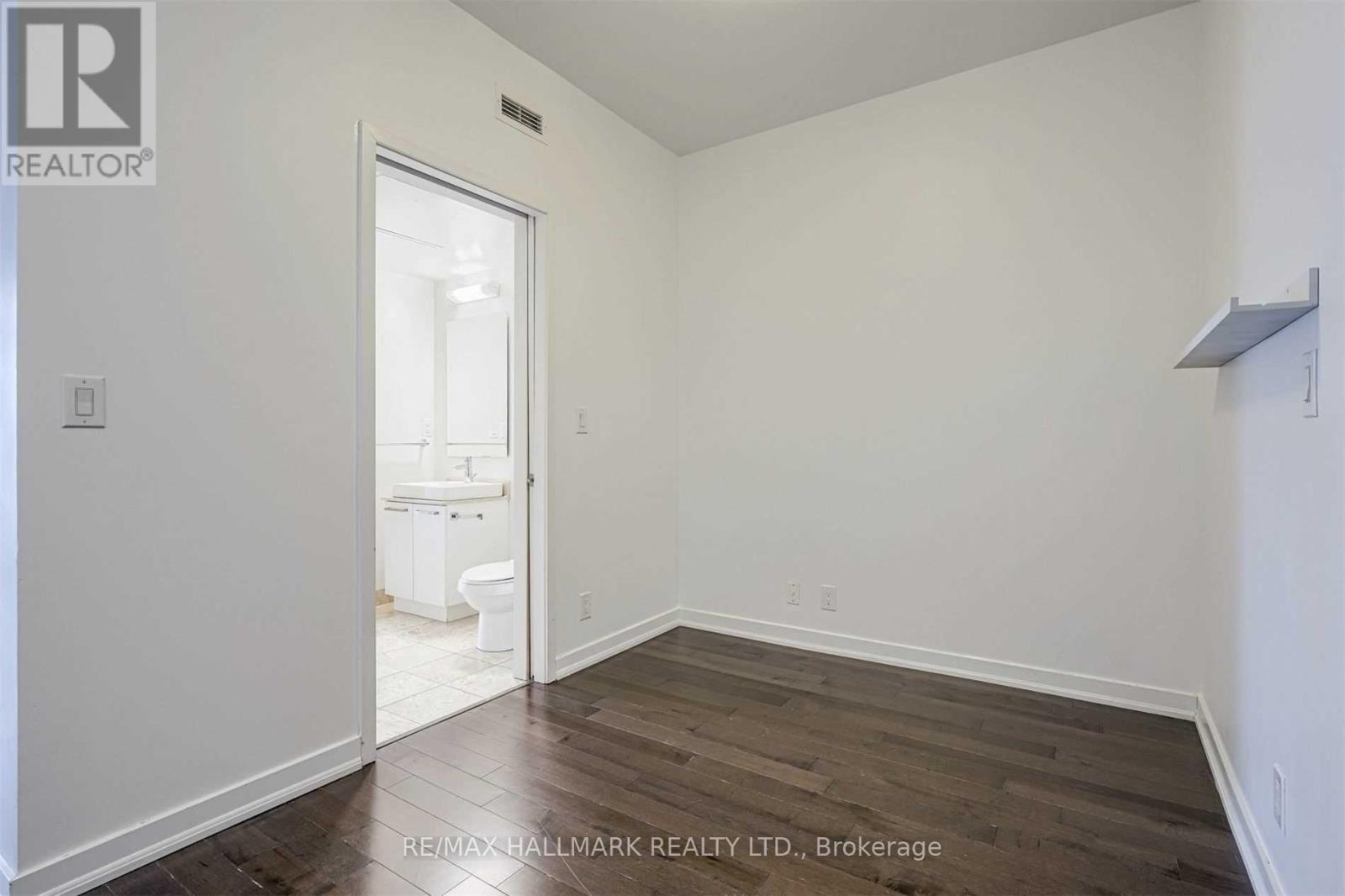 2303 - 12 YORK STREET, Toronto (Waterfront Communities), Ontario, M5J0A9 — Photo 12