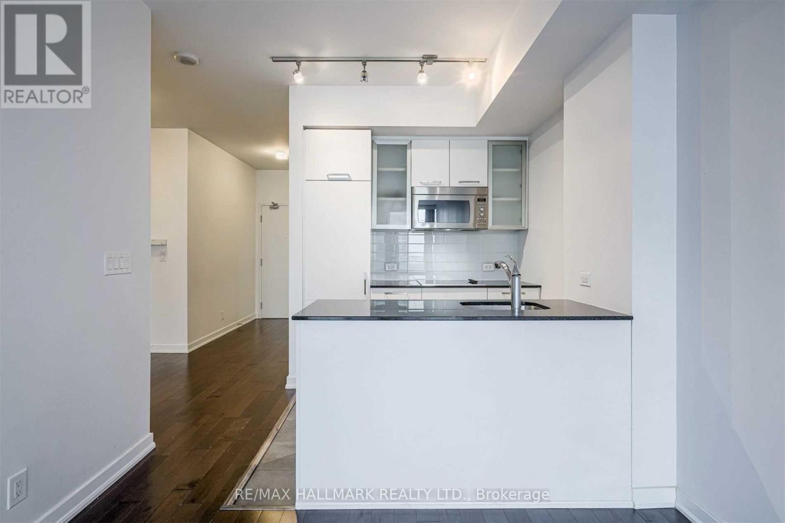 2303 - 12 YORK STREET, Toronto (Waterfront Communities), Ontario, M5J0A9 — Photo 5