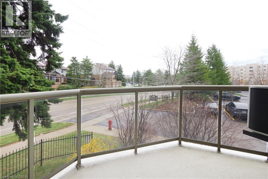 255 KEATS Way Unit# 208, Waterloo, Ontario, N2L6N6 — Photo 13