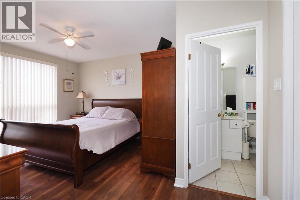 255 KEATS Way Unit# 208, Waterloo, Ontario, N2L6N6 — Photo 18