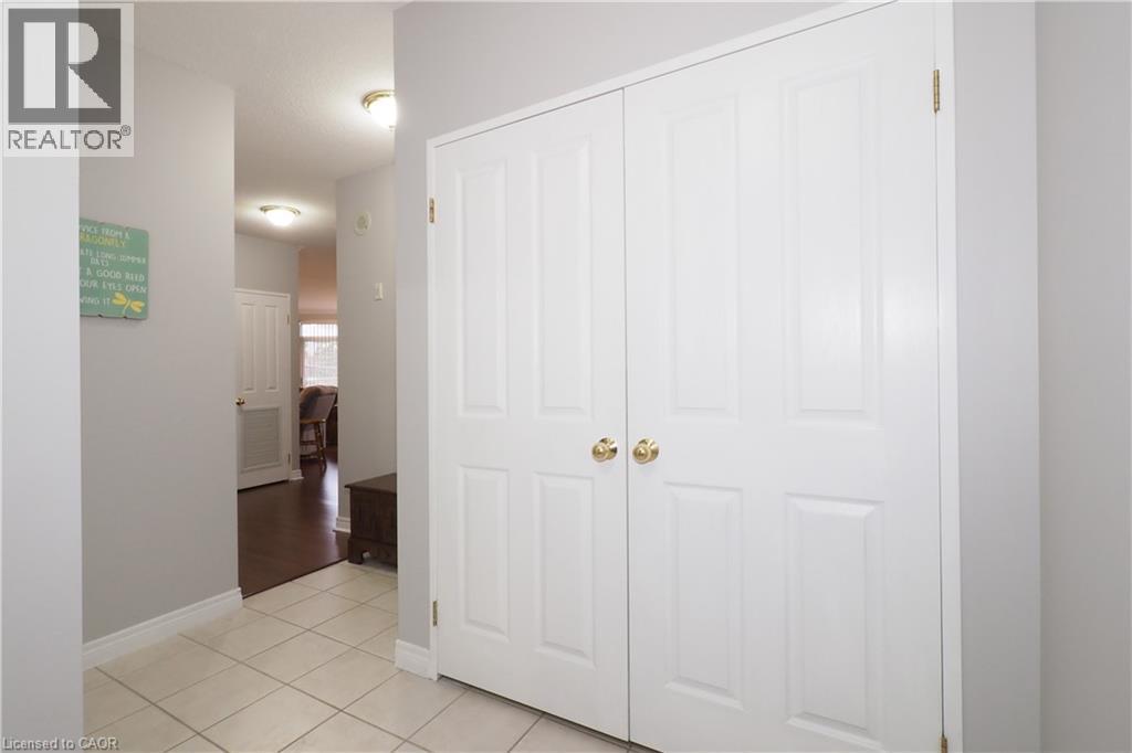 255 KEATS Way Unit# 208, Waterloo, Ontario, N2L6N6 — Photo 5