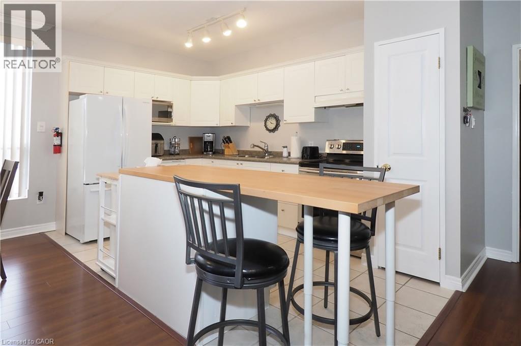 255 KEATS Way Unit# 208, Waterloo, Ontario, N2L6N6 — Photo 8