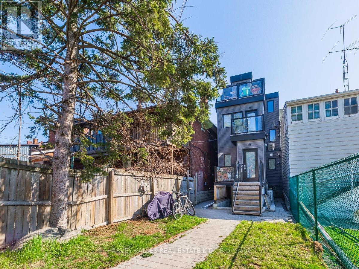 3 - 160 LANSDOWNE AVENUE, Toronto (Roncesvalles), Ontario, M6K2V9 — Photo 2