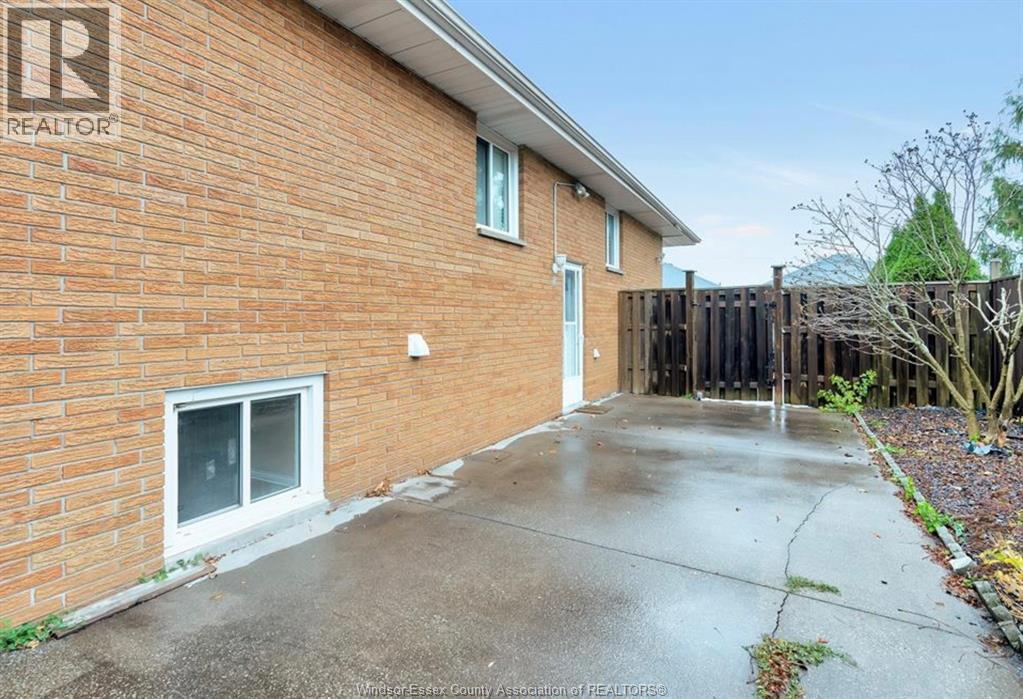 1279 TOURANGEAU Unit# LOWER, Windsor, Ontario, N8Y4H8 — Photo 14