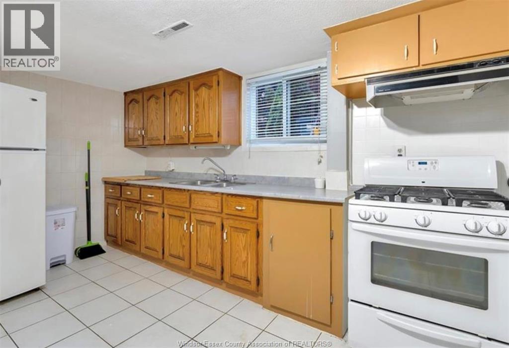 1279 TOURANGEAU Unit# LOWER, Windsor, Ontario, N8Y4H8 — Photo 4