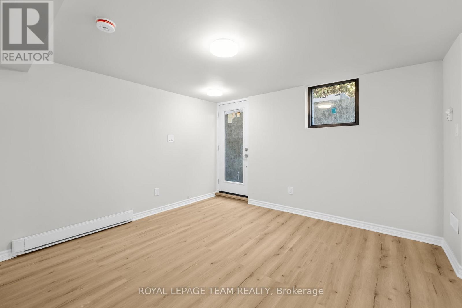 B - 1420 HAYES STREET, Ottawa, Ontario, K1E3M6 — Photo 2