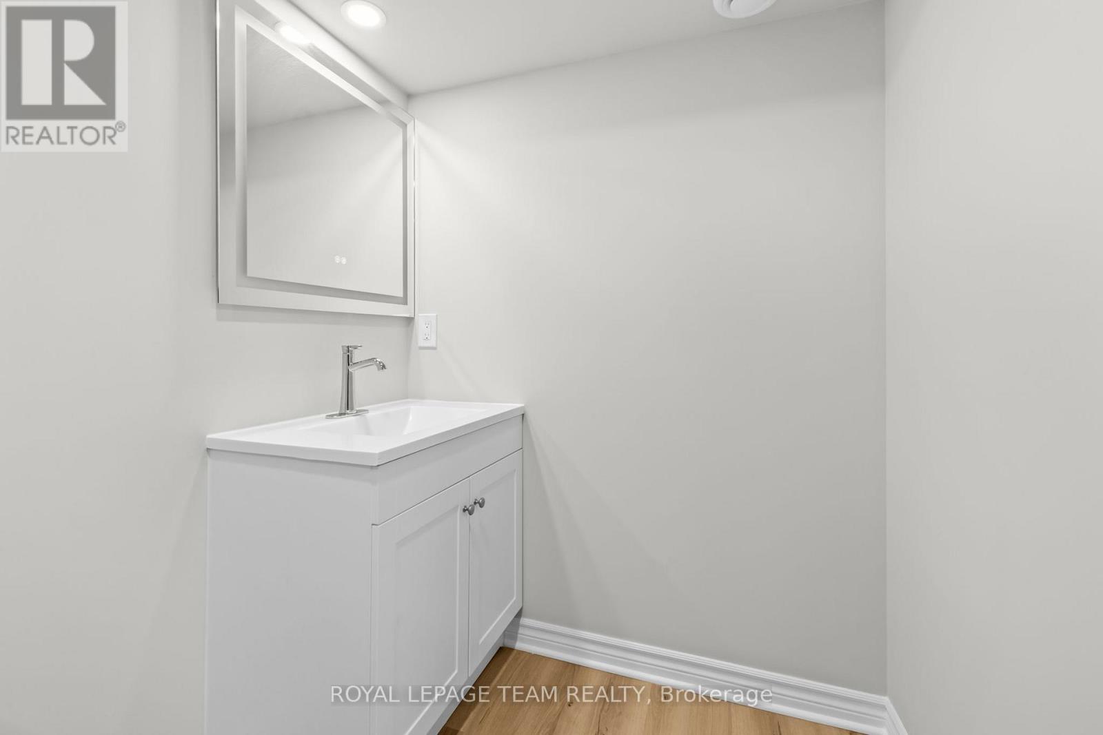 B - 1420 HAYES STREET, Ottawa, Ontario, K1E3M6 — Photo 8