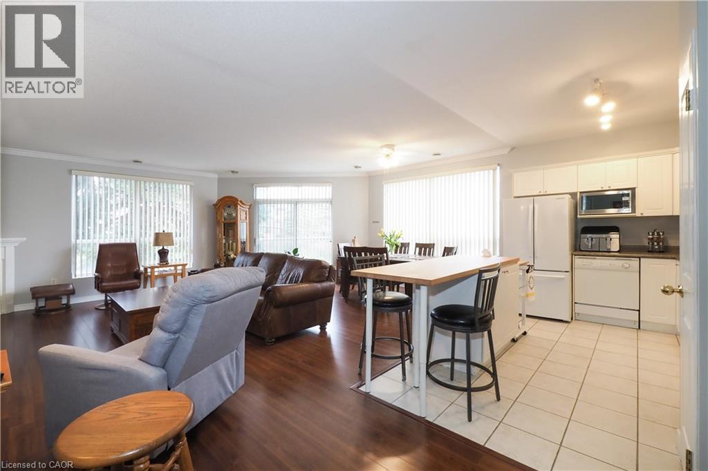 255 KEATS Way Unit# 208, Waterloo, Ontario, N2L6N6 — Photo 11