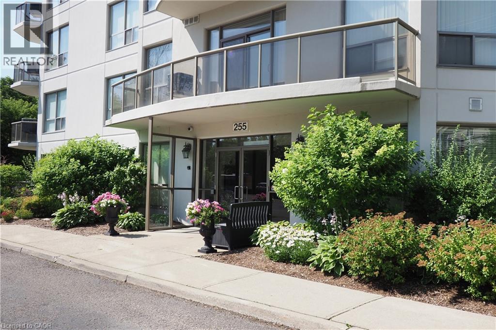 255 KEATS Way Unit# 208, Waterloo, Ontario, N2L6N6 — Photo 2