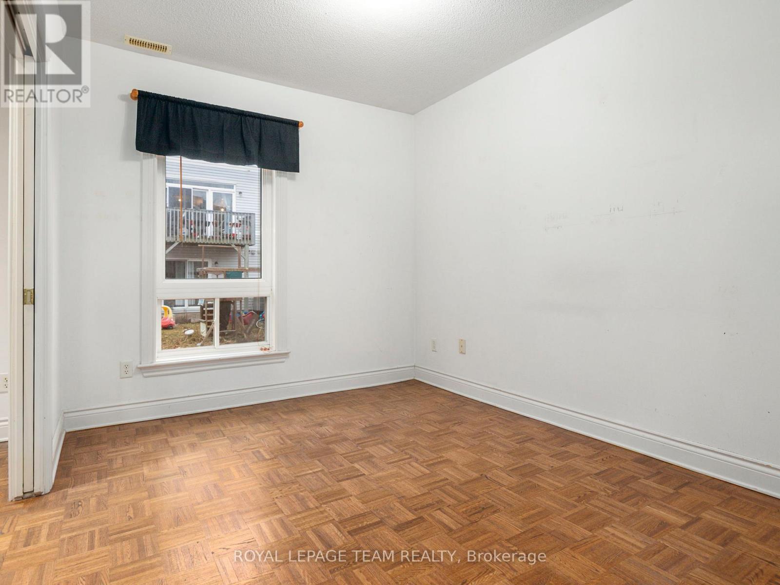 51 CASTLE GLEN CRESCENT, Ottawa, Ontario, K2L4G9 — Photo 11