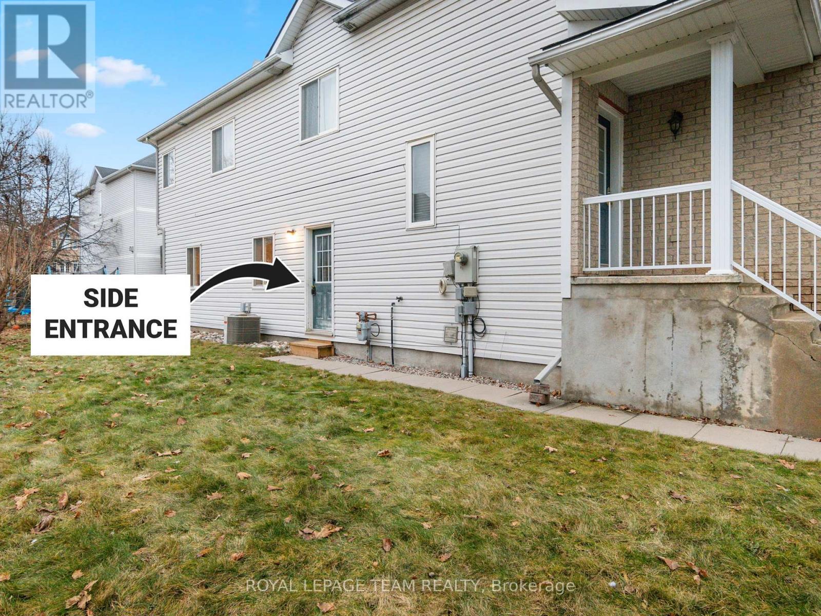 51 CASTLE GLEN CRESCENT, Ottawa, Ontario, K2L4G9 — Photo 2