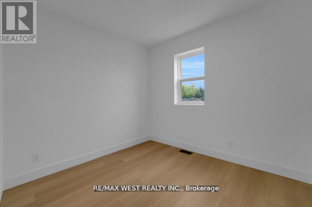 661 WINONA DRIVE, Toronto (Oakwood Village), Ontario, M6C3V6 — Photo 16