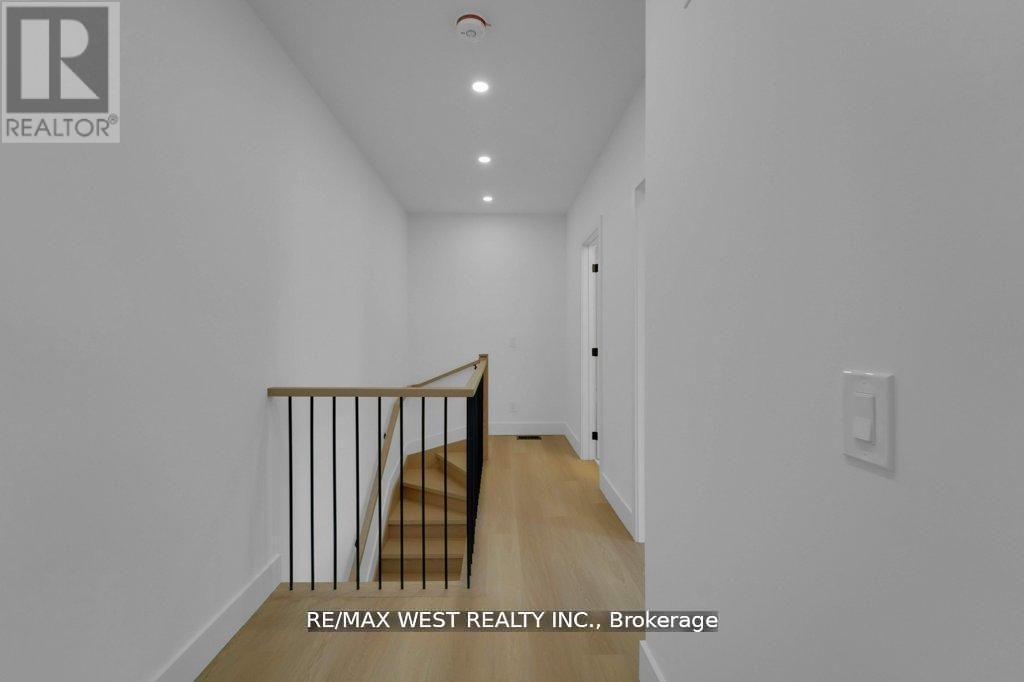 661 WINONA DRIVE, Toronto (Oakwood Village), Ontario, M6C3V6 — Photo 18