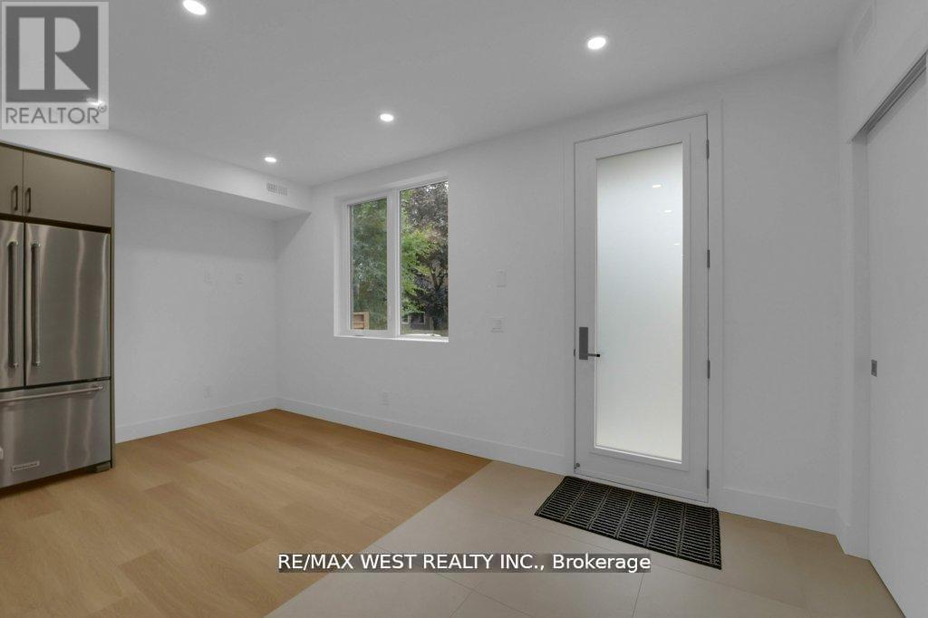 661 WINONA DRIVE, Toronto (Oakwood Village), Ontario, M6C3V6 — Photo 22