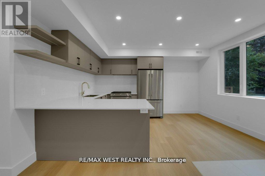 661 WINONA DRIVE, Toronto (Oakwood Village), Ontario, M6C3V6 — Photo 24