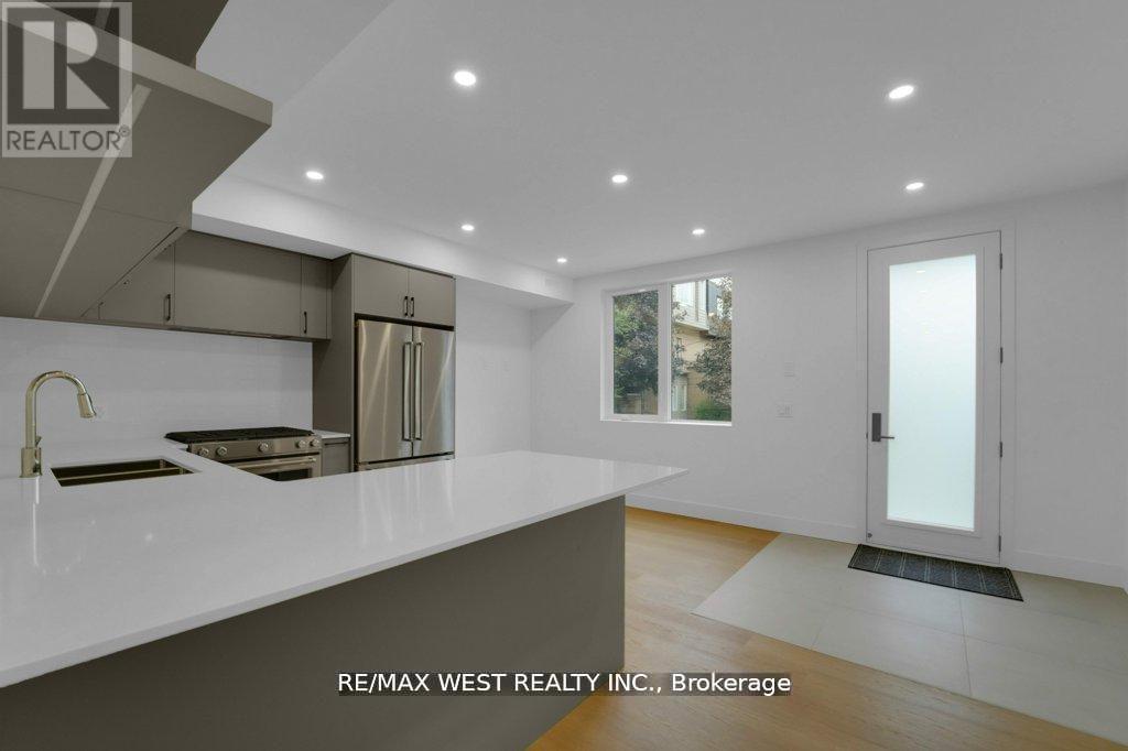 661 WINONA DRIVE, Toronto (Oakwood Village), Ontario, M6C3V6 — Photo 26