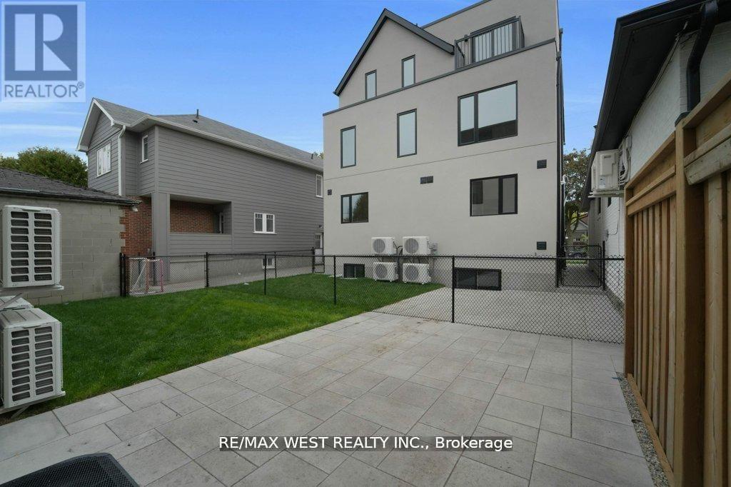 661 WINONA DRIVE, Toronto (Oakwood Village), Ontario, M6C3V6 — Photo 49