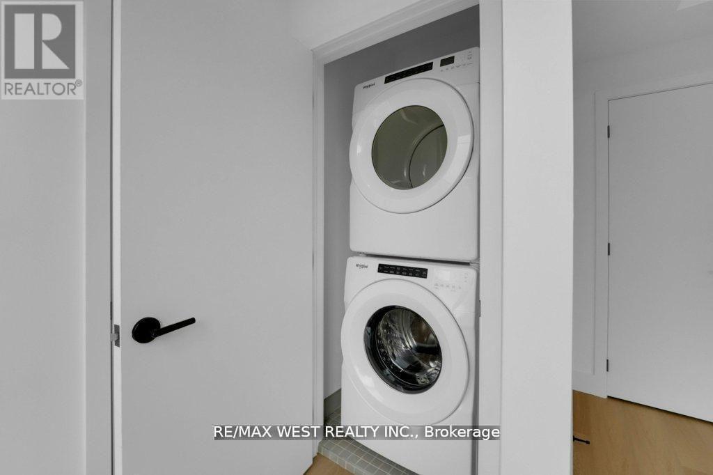 661 WINONA DRIVE, Toronto (Oakwood Village), Ontario, M6C3V6 — Photo 8