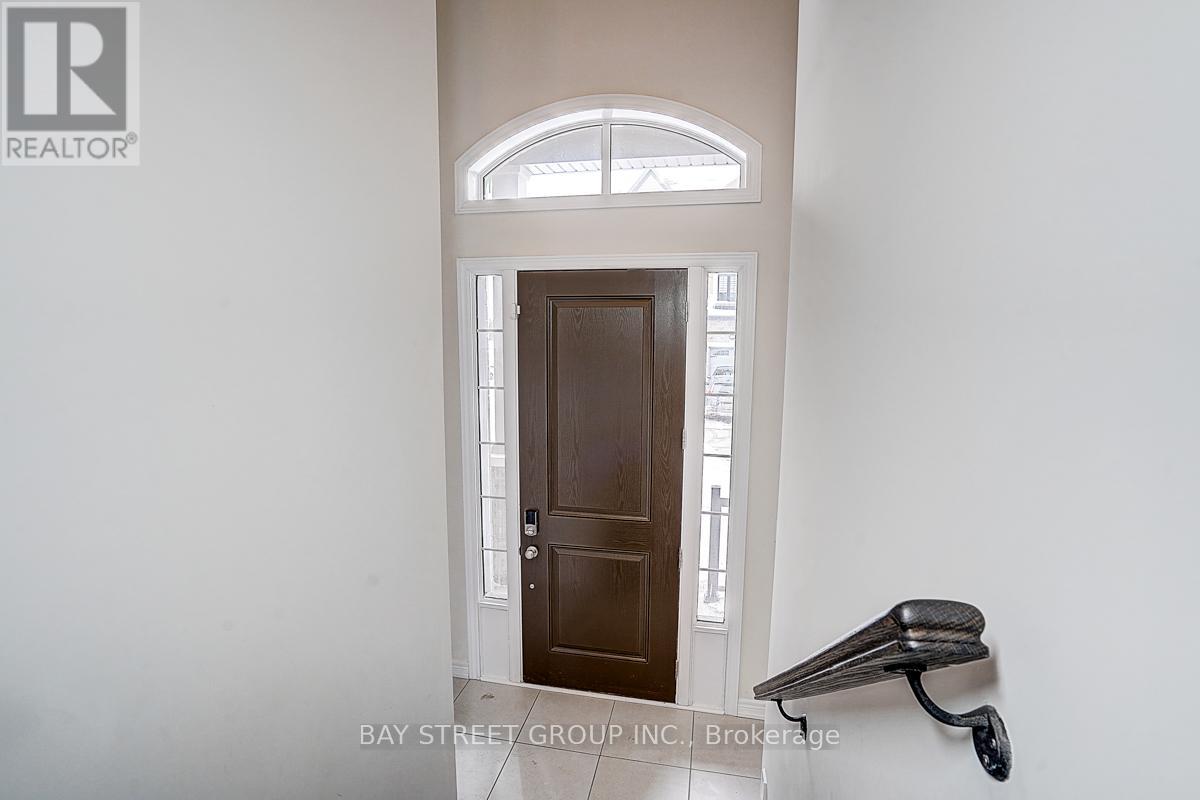 19 MORRISON CRESCENT, Whitby, Ontario, L1P1V4 — Photo 2