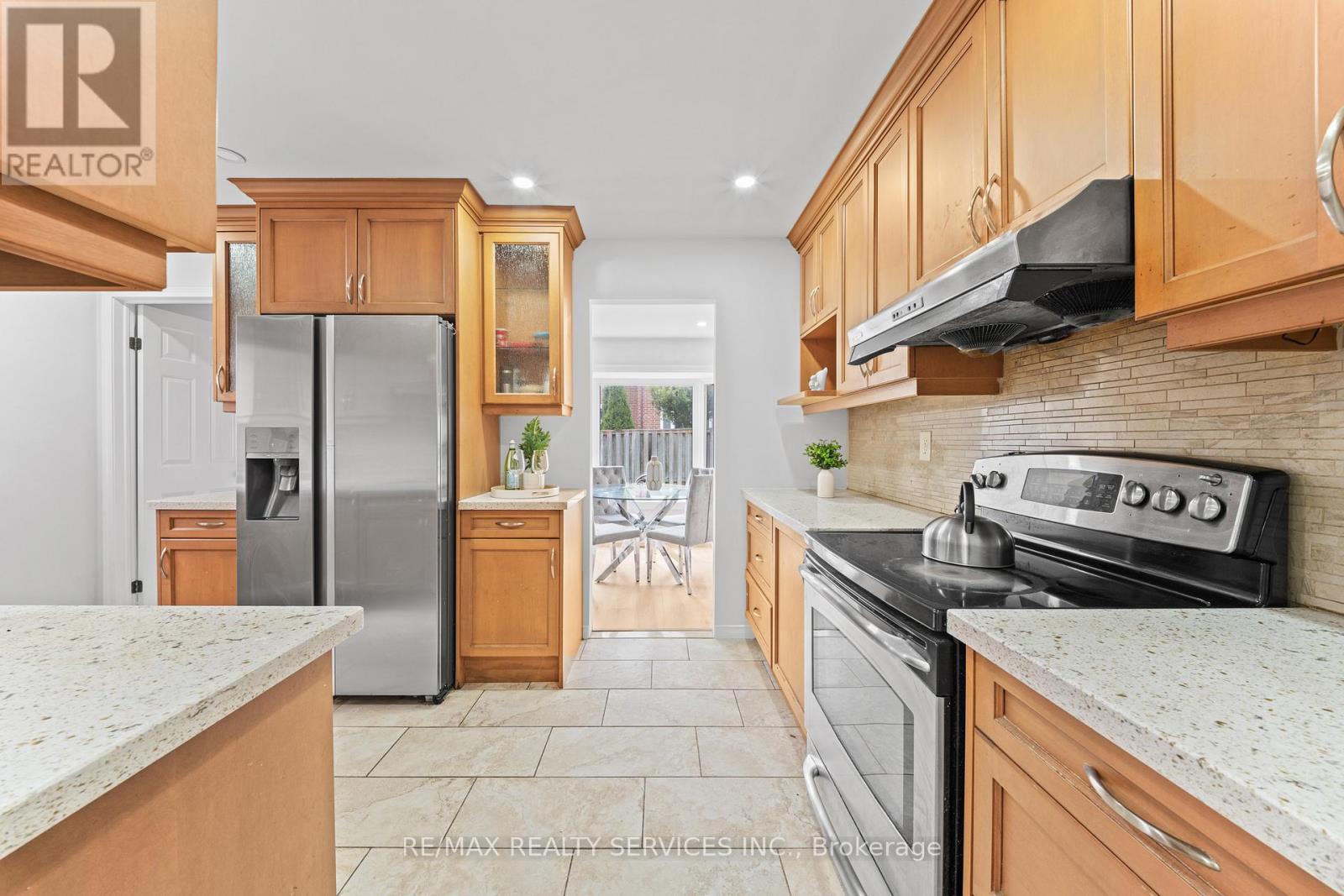 41 TANAGER SQUARE, Brampton (Heart Lake West), Ontario, L6Z1X1 — Photo 11