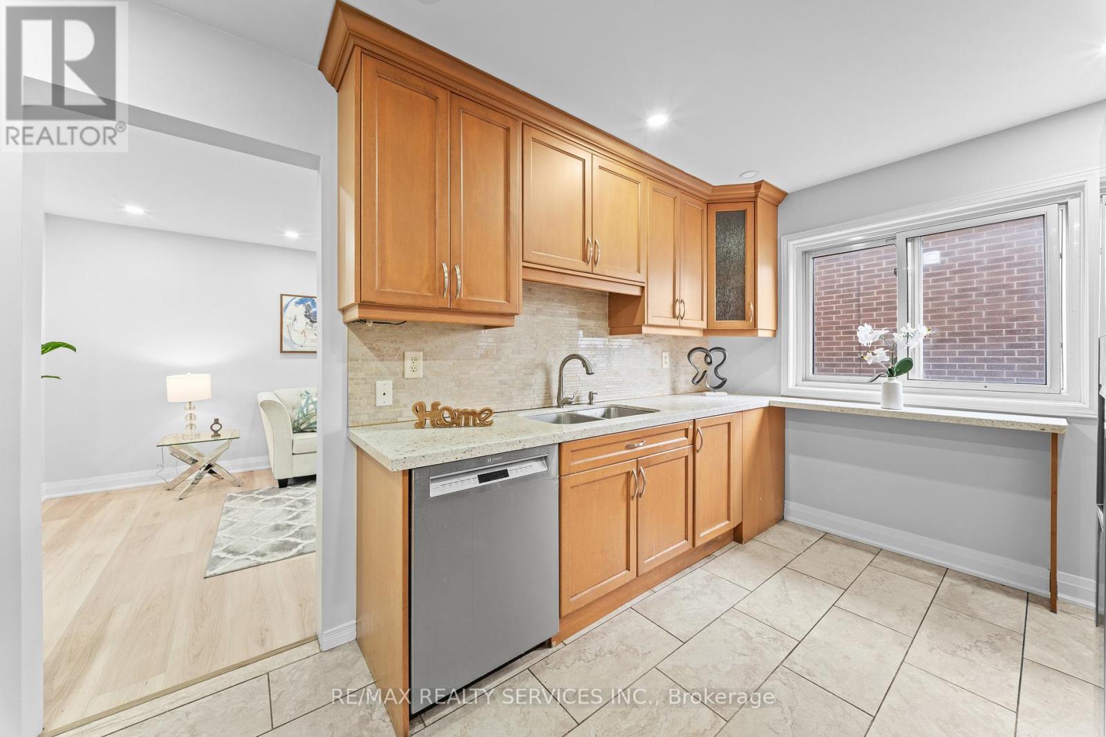 41 TANAGER SQUARE, Brampton (Heart Lake West), Ontario, L6Z1X1 — Photo 13