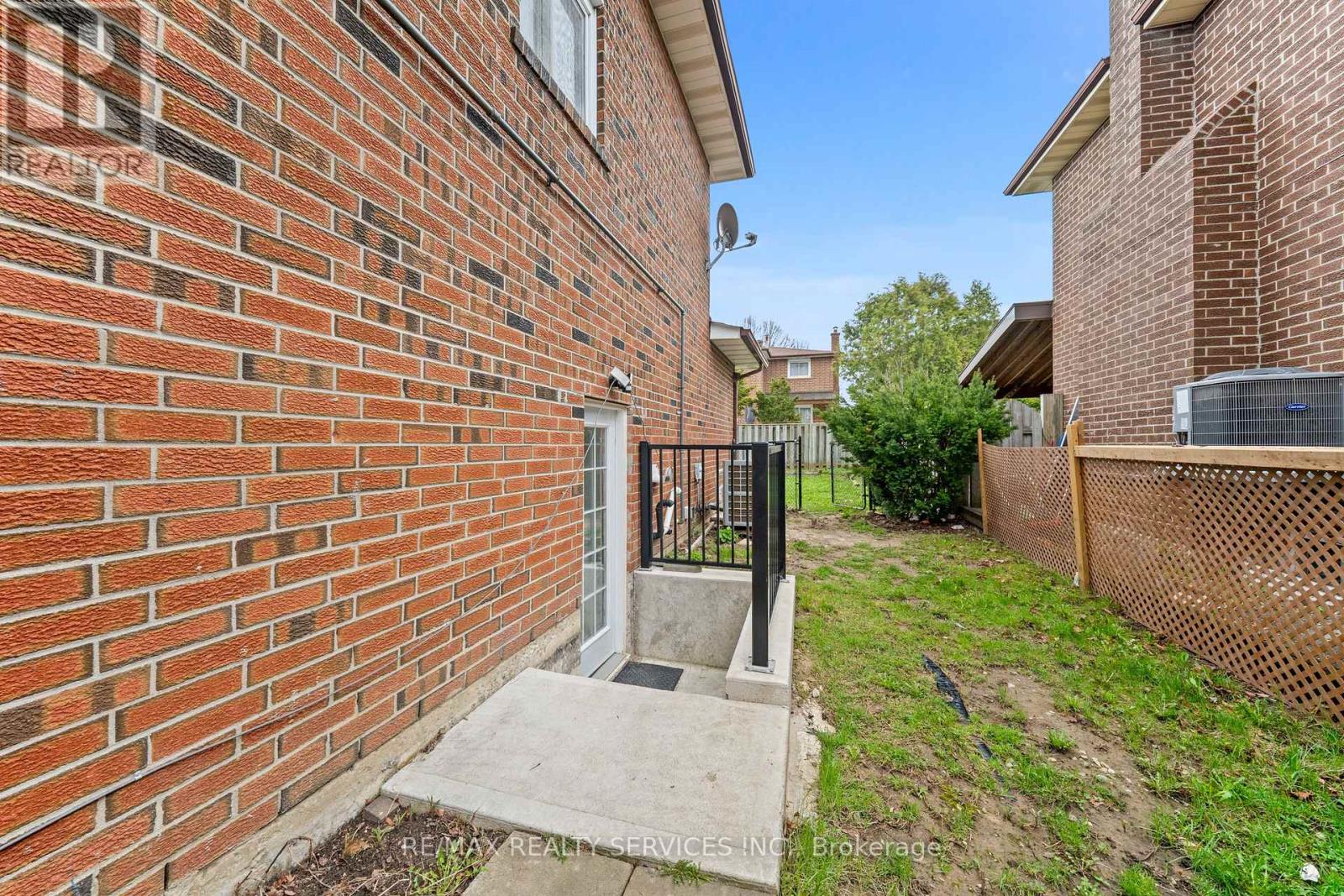 41 TANAGER SQUARE, Brampton (Heart Lake West), Ontario, L6Z1X1 — Photo 47