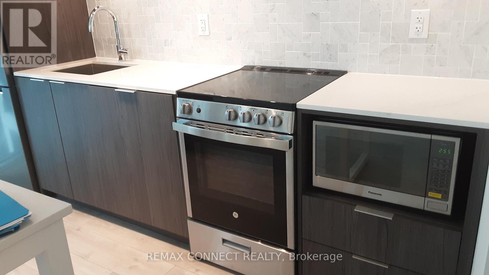 1107 - 65 ANNIE CRAIG DRIVE, Toronto (Mimico), Ontario, M8V0G8 — Photo 4