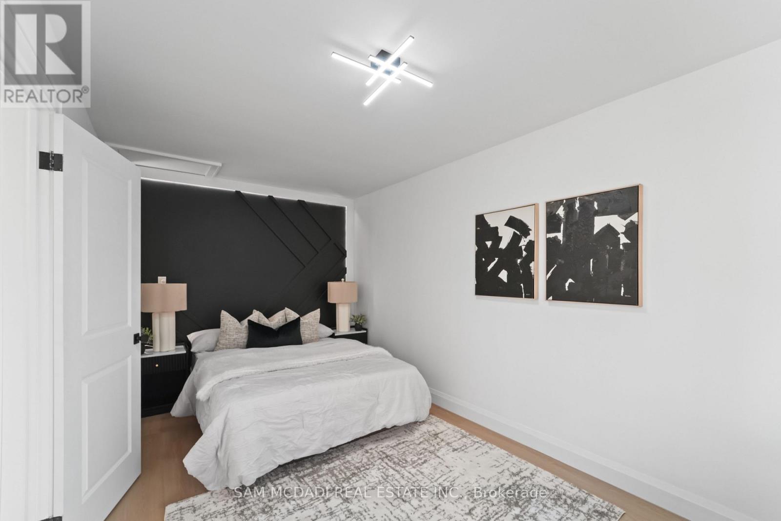 25 FALSTAFF AVENUE, Toronto (Maple Leaf), Ontario, M6L2C6 — Photo 16