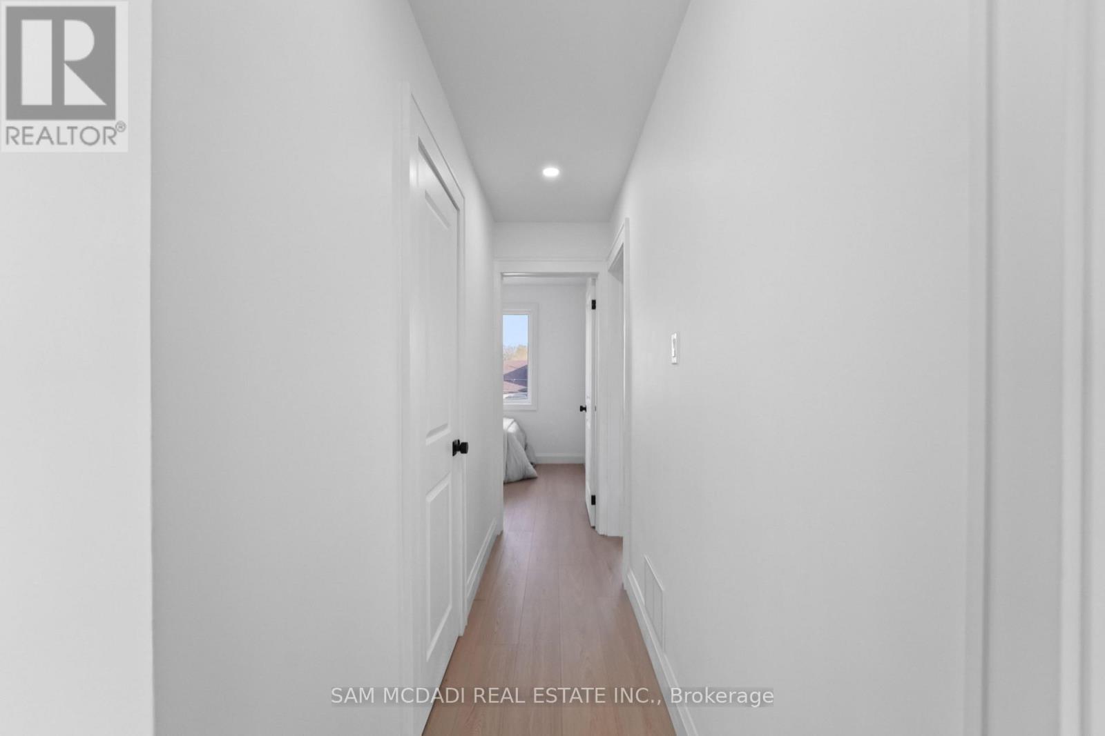 25 FALSTAFF AVENUE, Toronto (Maple Leaf), Ontario, M6L2C6 — Photo 18