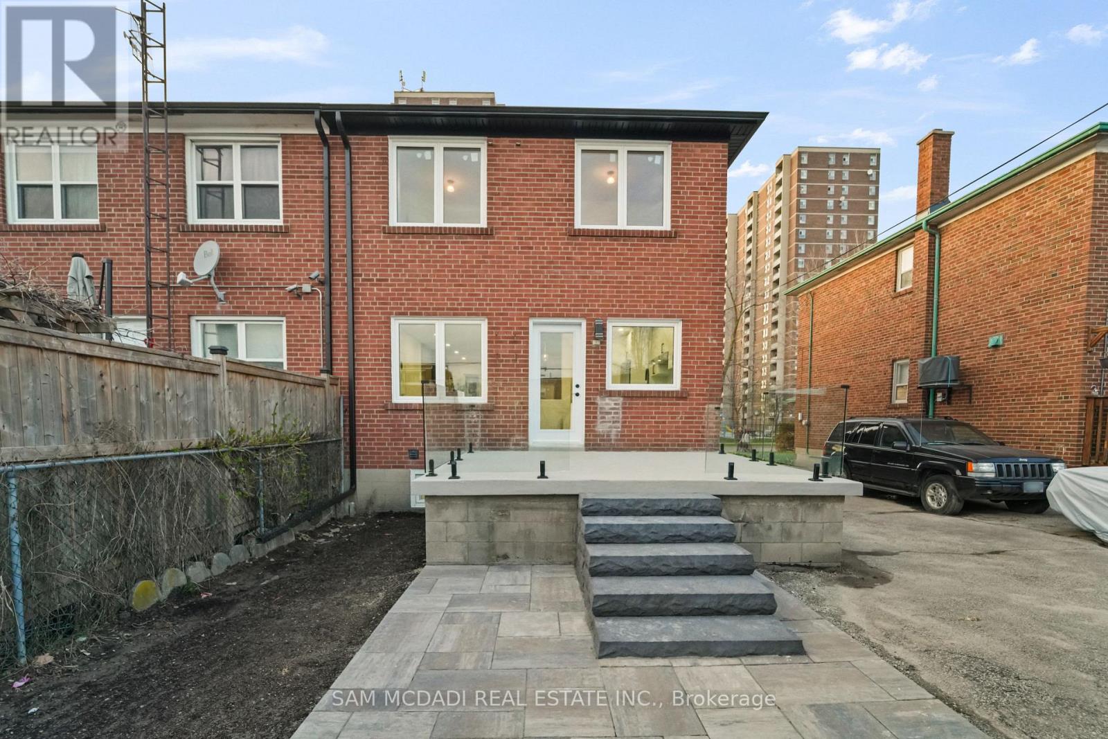 25 FALSTAFF AVENUE, Toronto (Maple Leaf), Ontario, M6L2C6 — Photo 31