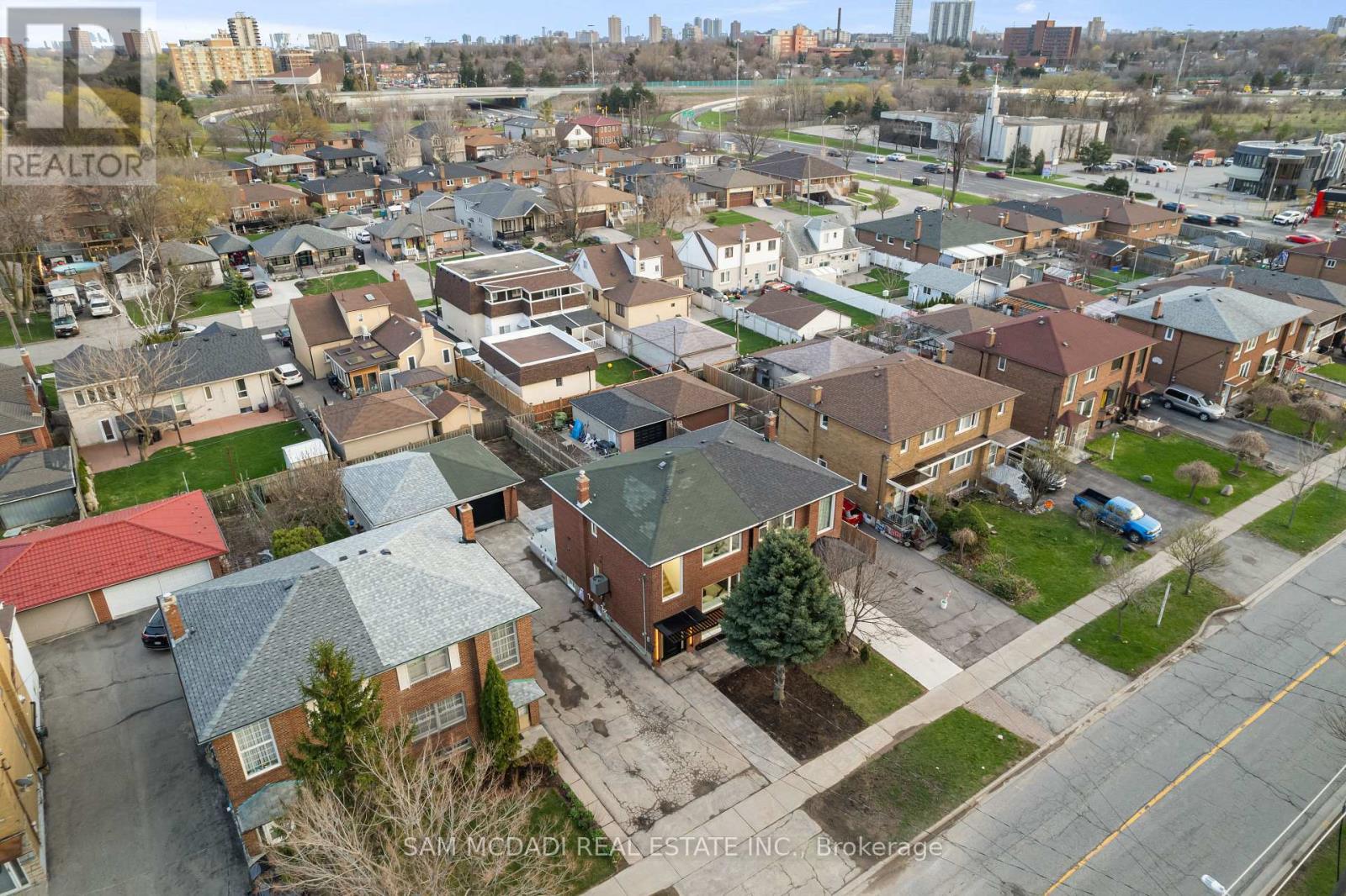 25 FALSTAFF AVENUE, Toronto (Maple Leaf), Ontario, M6L2C6 — Photo 32