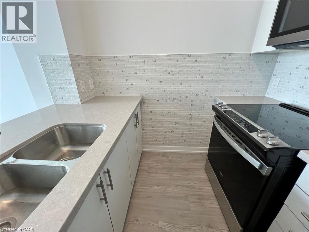 450 DUNDAS Street Unit# 433, Waterdown, Ontario, L0R2H4 — Photo 8