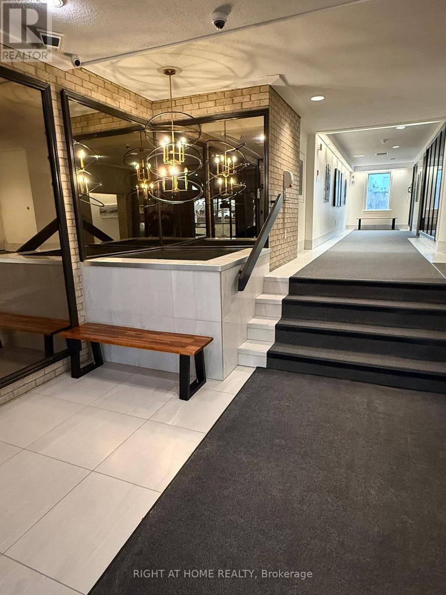 1115 - 1100 AMBLESIDE DRIVE, Ottawa, Ontario, K2B8G6 — Photo 2