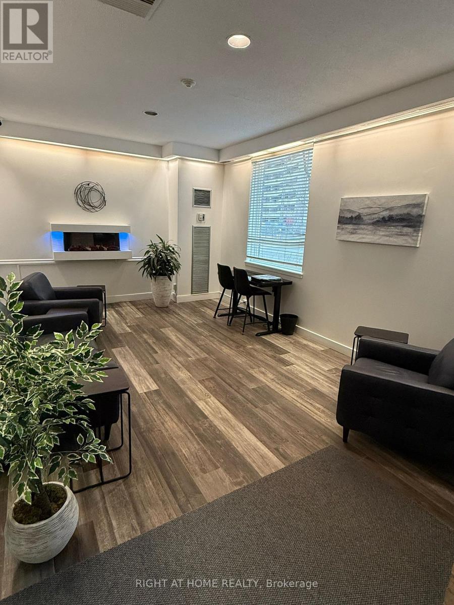 1115 - 1100 AMBLESIDE DRIVE, Ottawa, Ontario, K2B8G6 — Photo 3