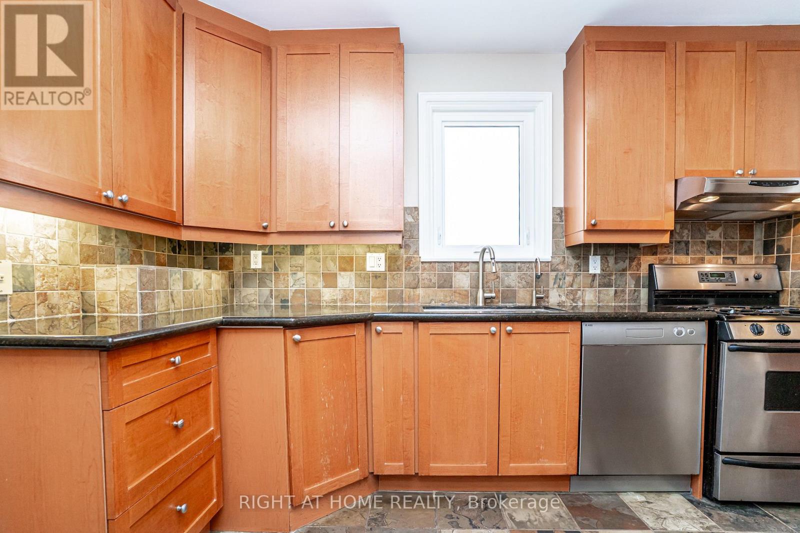 107 EVERDEN ROAD, Toronto (Humewood-Cedarvale), Ontario, M6C3K7 — Photo 12