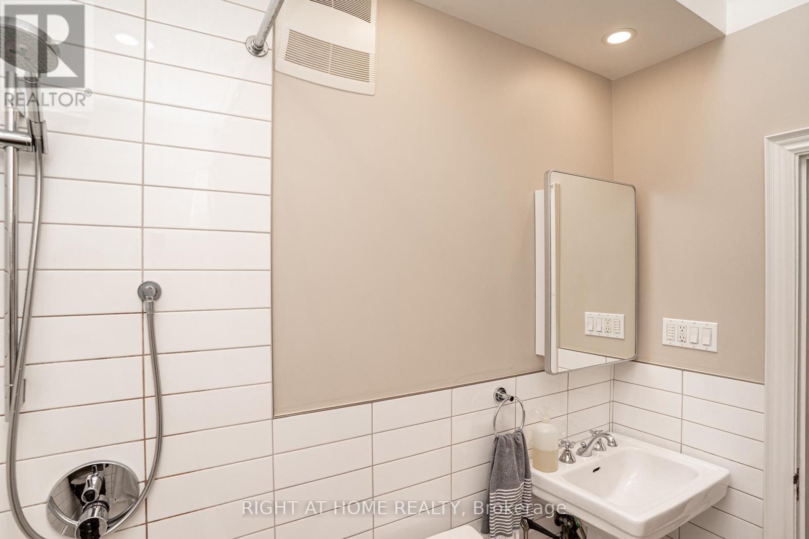 107 EVERDEN ROAD, Toronto (Humewood-Cedarvale), Ontario, M6C3K7 — Photo 19