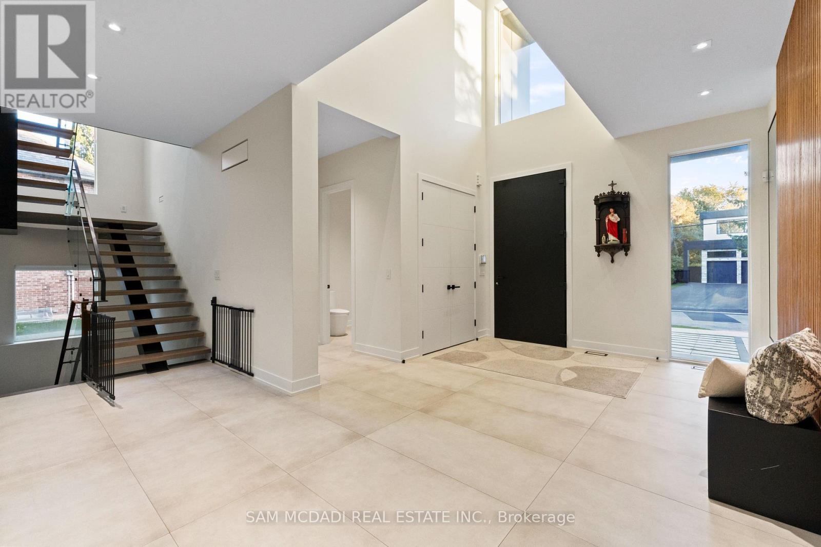 2075 SHAWANAGA TRAIL, Mississauga (Sheridan), Ontario, L5H3Z3 — Photo 3