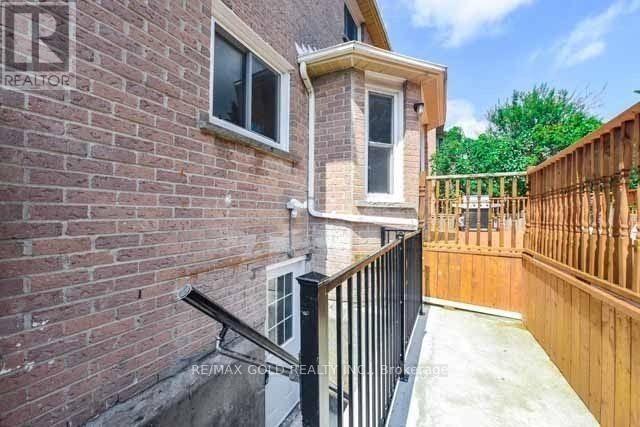 198 HARROWSMITH DRIVE, Mississauga (Hurontario), Ontario, L5R1R9 — Photo 3