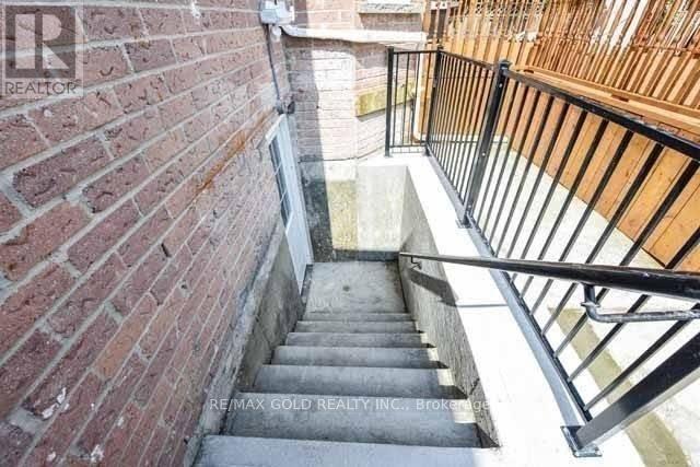 198 HARROWSMITH DRIVE, Mississauga (Hurontario), Ontario, L5R1R9 — Photo 4