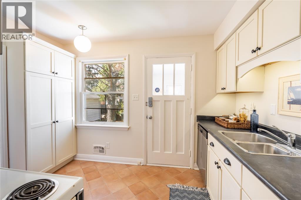 1203 Colborne ROAD, Sarnia, Ontario, N7V3K9 — Photo 12