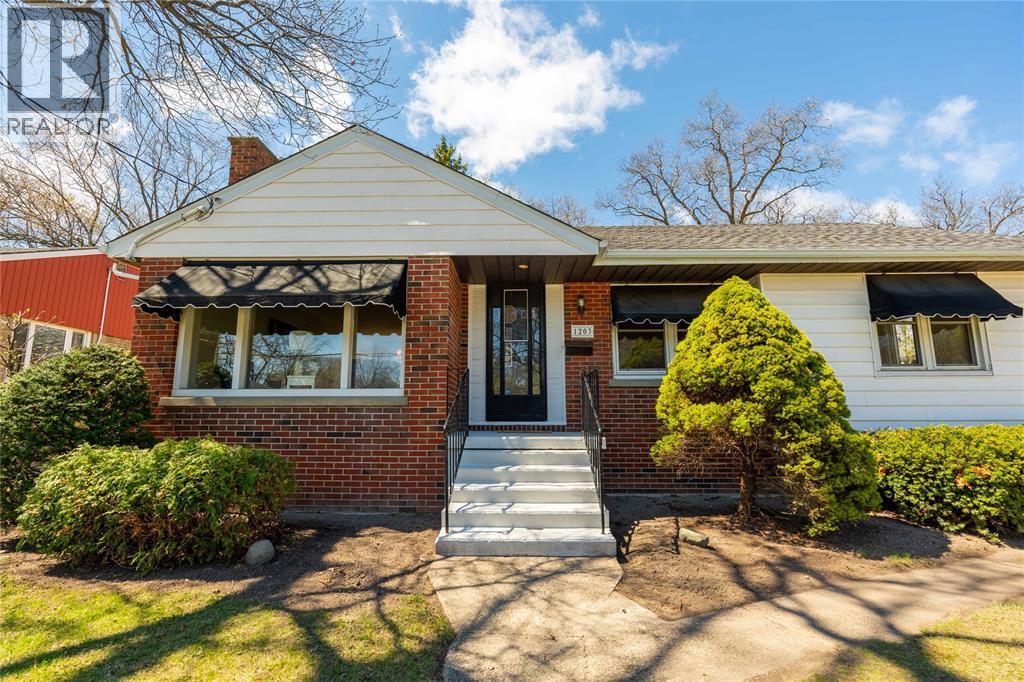 1203 Colborne ROAD, Sarnia, Ontario, N7V3K9 — Photo 3