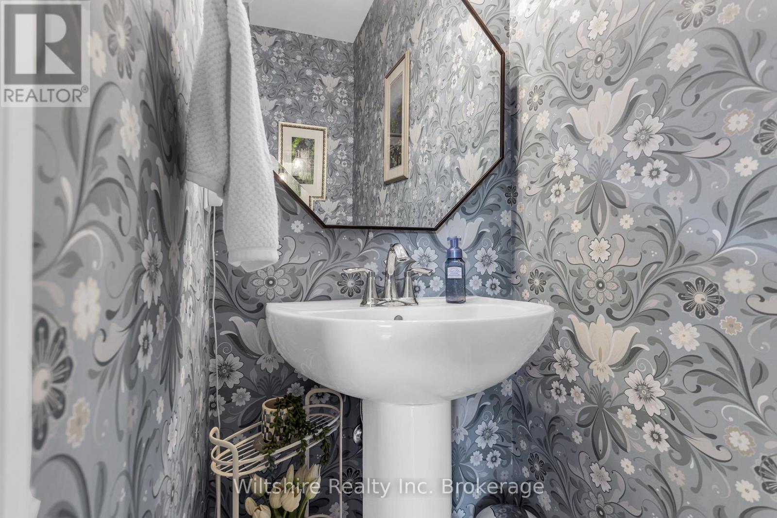 1 HONEY BEND, St. Thomas, Ontario, N5P3S6 — Photo 18