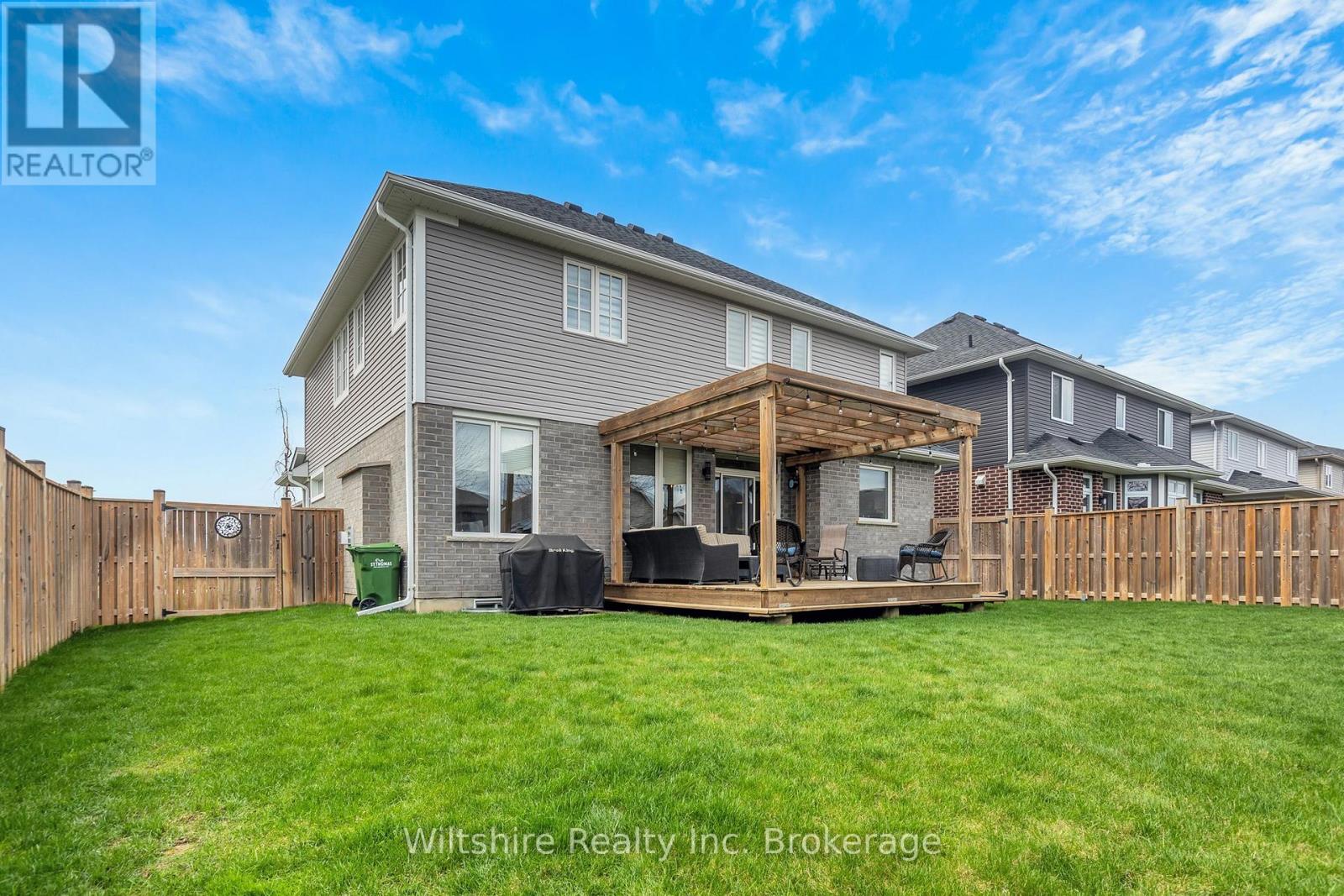 1 HONEY BEND, St. Thomas, Ontario, N5P3S6 — Photo 39