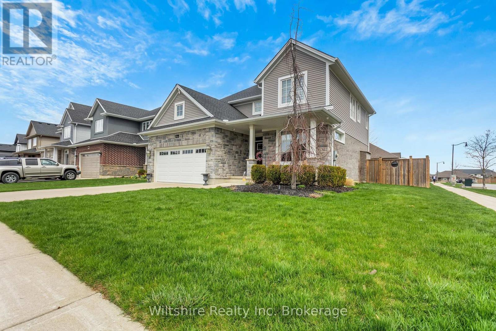 1 HONEY BEND, St. Thomas, Ontario, N5P3S6 — Photo 5