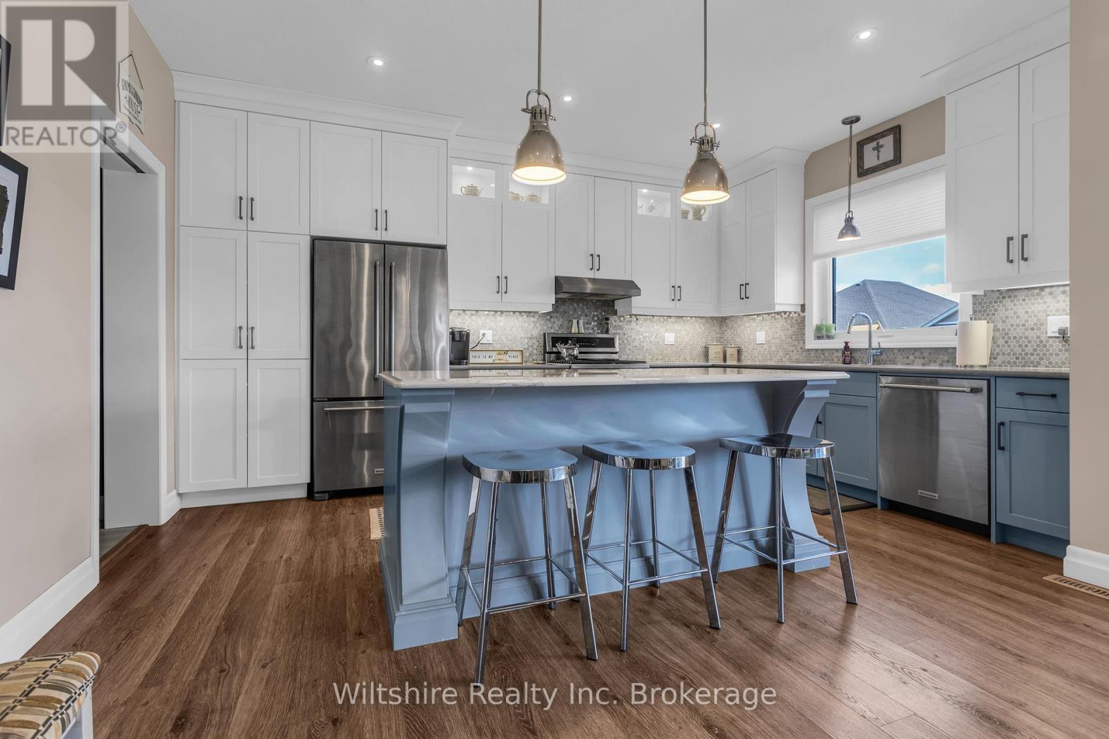 1 HONEY BEND, St. Thomas, Ontario, N5P3S6 — Photo 9