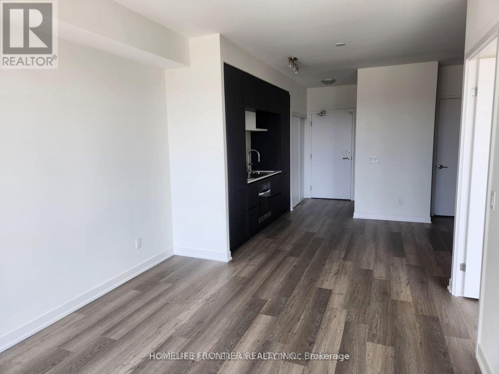 417 - 6 DAVID EYER ROAD, Richmond Hill, Ontario, L4S1M4 — Photo 2