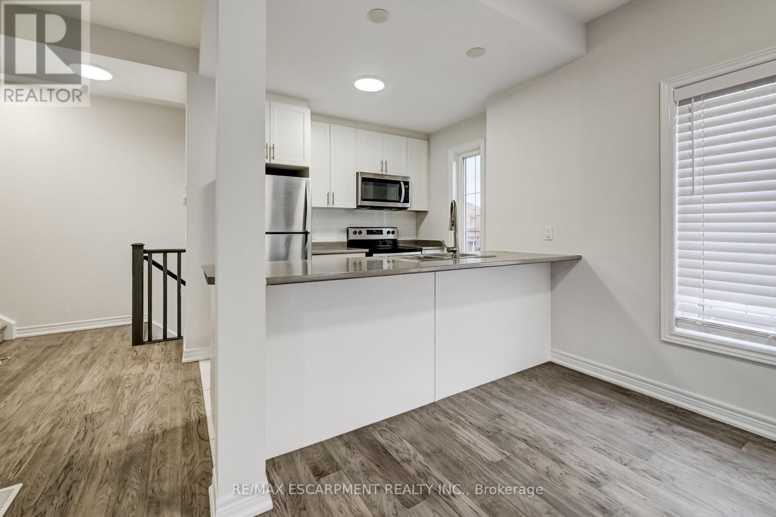 23 RIDGESIDE LANE W, Hamilton (Waterdown), Ontario, L8B1W5 — Photo 10