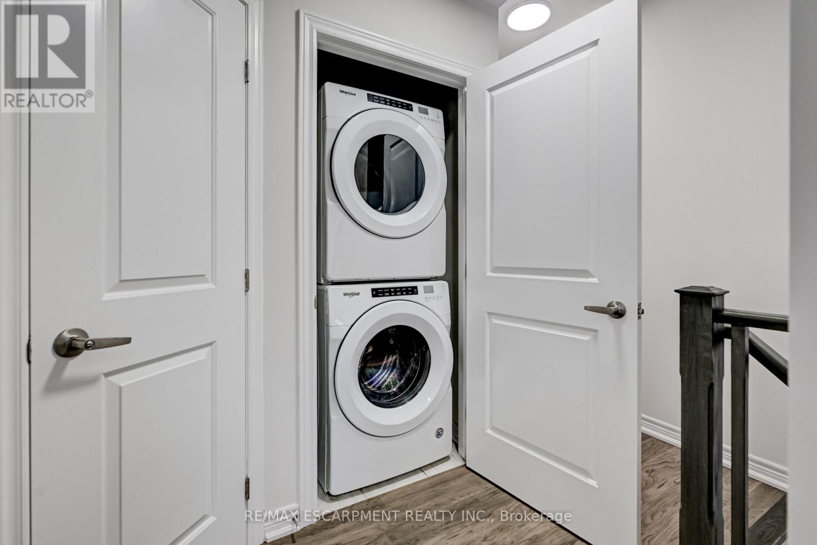 23 RIDGESIDE LANE W, Hamilton (Waterdown), Ontario, L8B1W5 — Photo 27