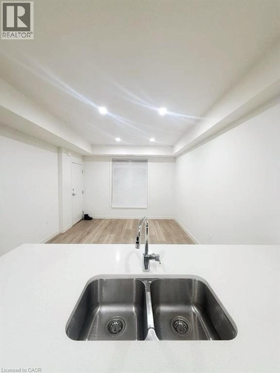 405 MYERS Road Unit# 30, Cambridge, Ontario, N1R6X7 — Photo 7